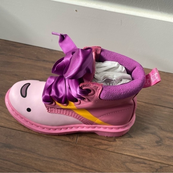 [5] Rare Dr.Martens Adventure Time The Bubblegum Princess Pink Combat Boot - Picture 8 of 15